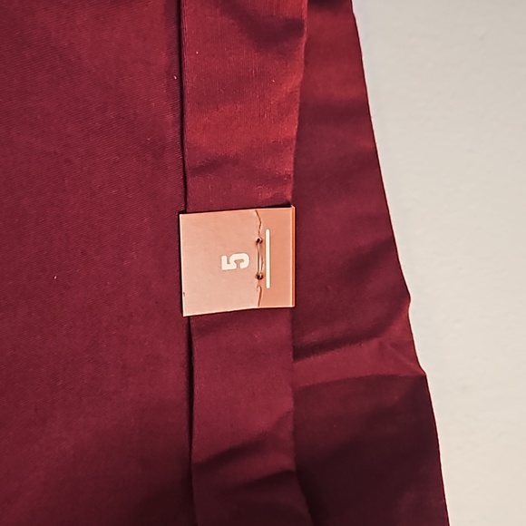 Arizona Jean Company Juniors Burgundy Shortie Shorts Size 5 - Picture 4 of 7